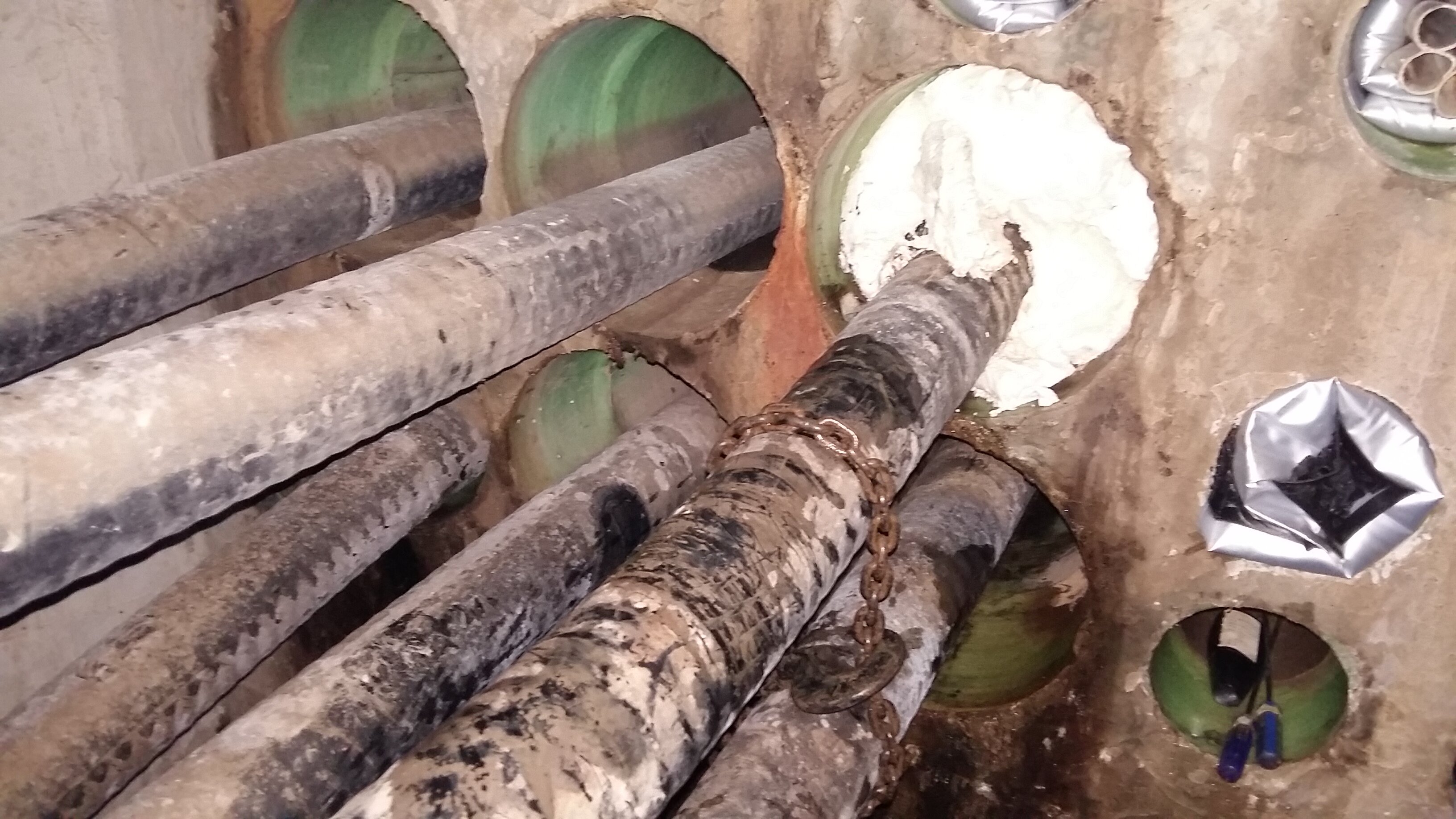 發(fā)泡膠材料進(jìn)行封堵