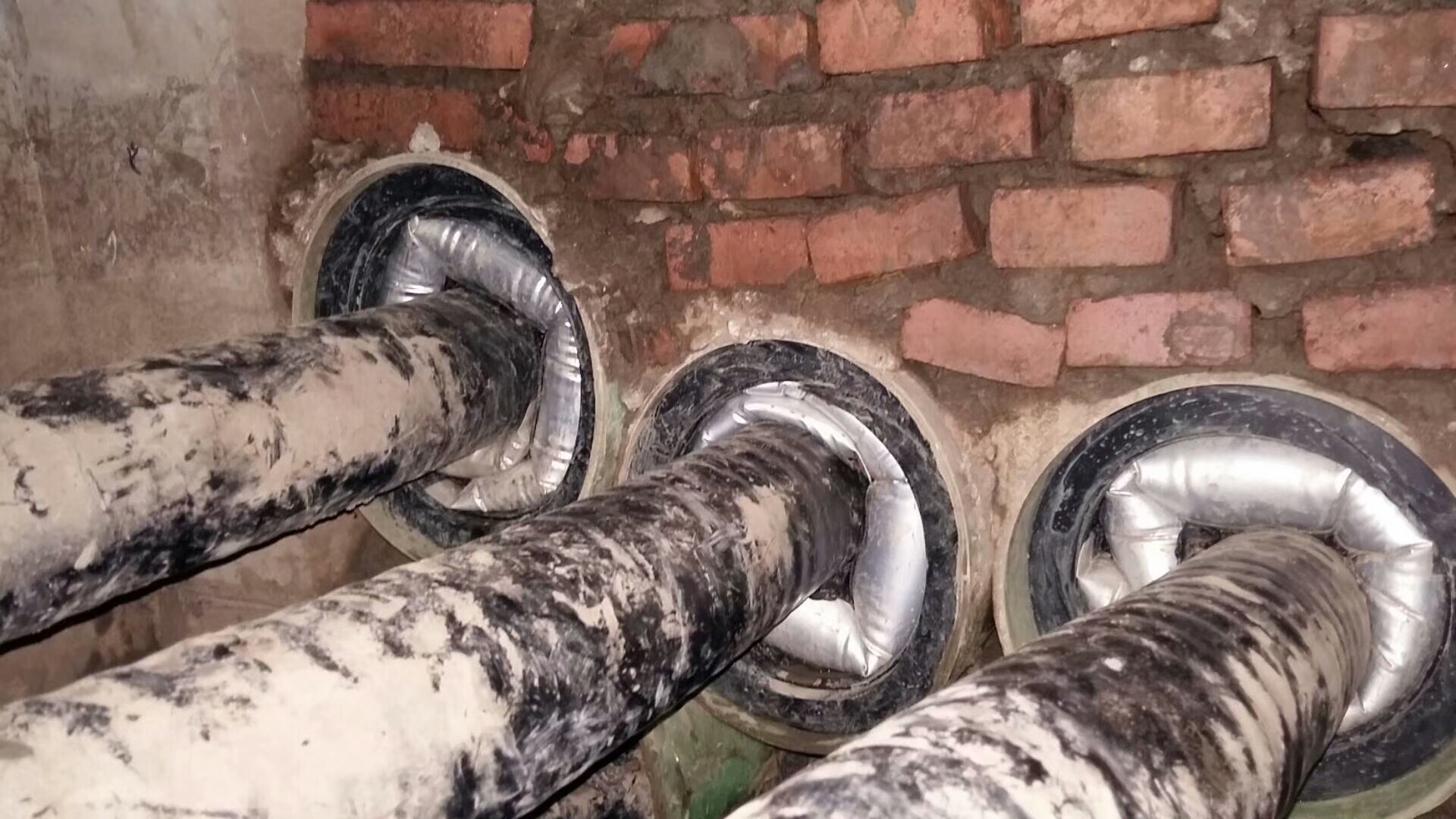 充氣型管道柔性封堵氣囊應用現場